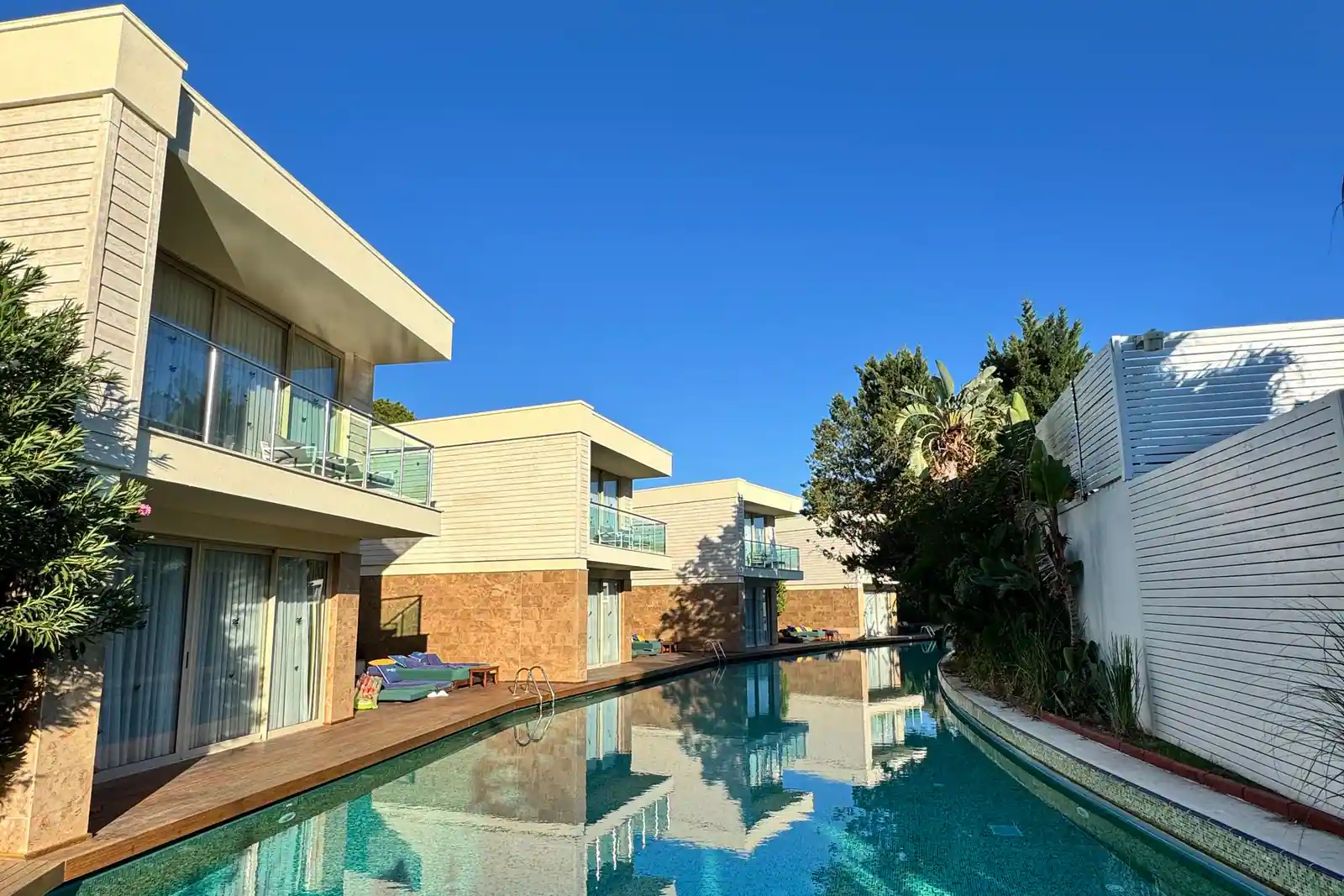 5 Bedroom Detached House With Pool