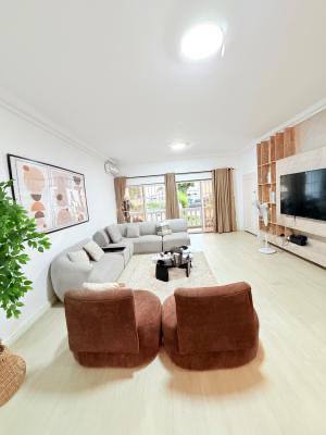 It Comes With a BQ. It Is Listed as Furnished and Serviced, and the Note Already There Says You Can Take It Furnished Or photo 4